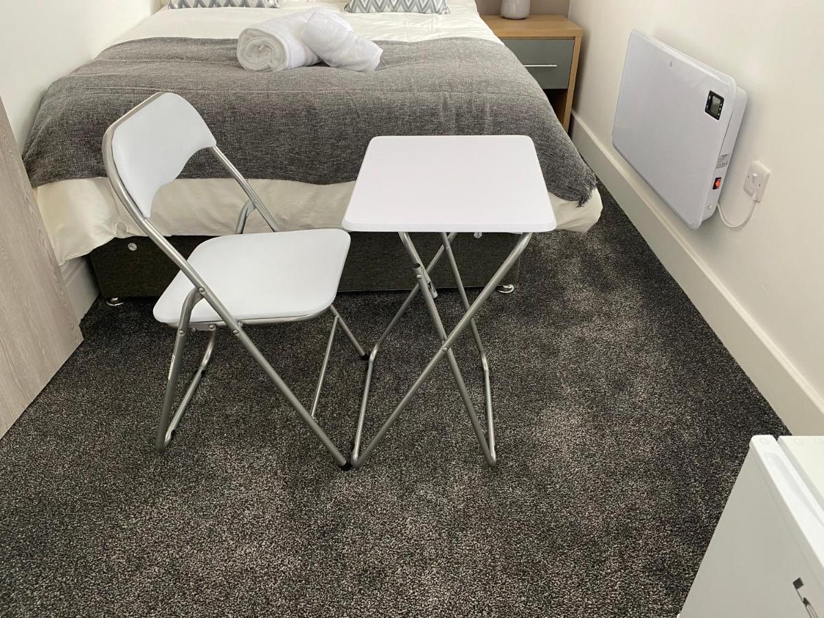 2B Spv Double En-Suite Room Wakefield Bagian luar foto