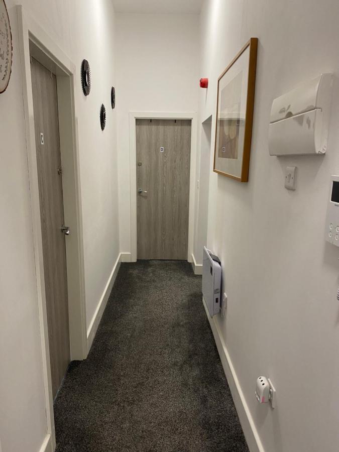 2B Spv Double En-Suite Room Wakefield Bagian luar foto